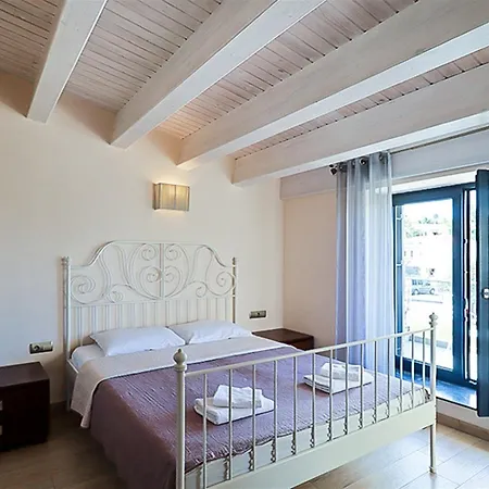 Twins House 2 Bedrooms 6 Guests Chanioti